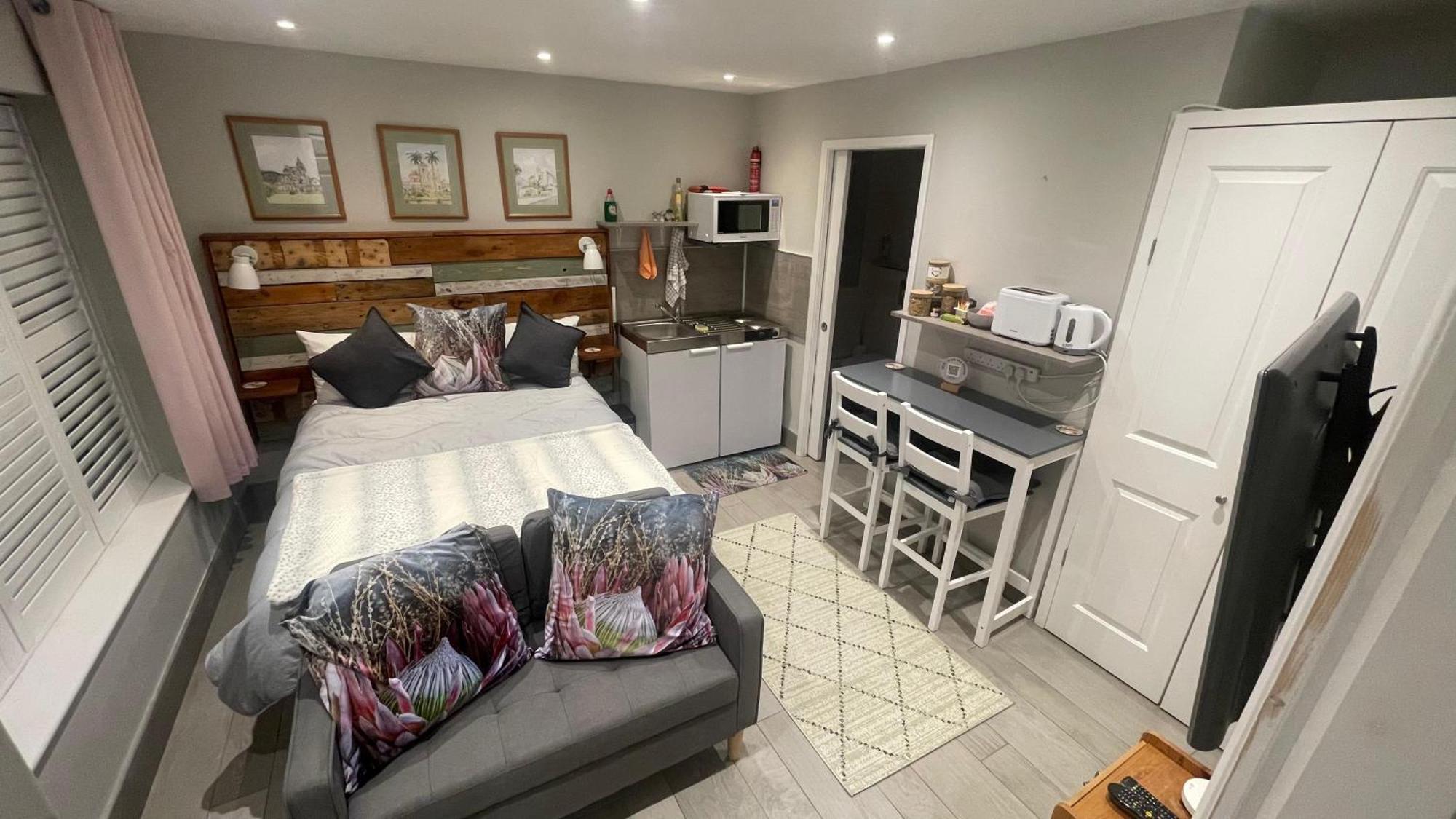 Arlington - Private Room And En-Suite 워킹 외부 사진